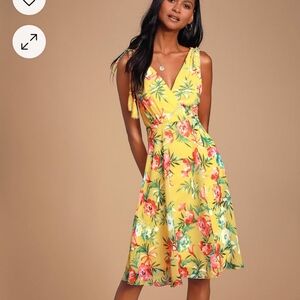 Lulu's Yellow Tropical Dress M Low Back NWT